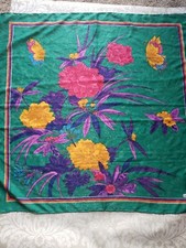 VINTAGE Designer SUNKYUNG SA Floral Pattern 34" x 34" Scarf Multicolor butterfly