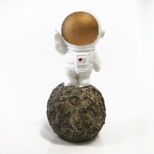 Betta Space Man on the Moon Aquarium Fish Tank Spaceman Decoration