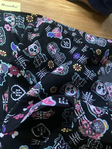 NWT SMALL Sugar Skull Dog Bat Dia De Los Muertos Halloween Black Medical Scrubs - Picture 2 of 4