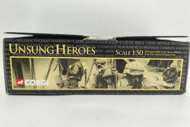 Corgi 1:50 M35 A1 Deuce and a Half 2.5 Ton Cargo Truck U.S. USMC Vietnam Scale - Image 4 of 4