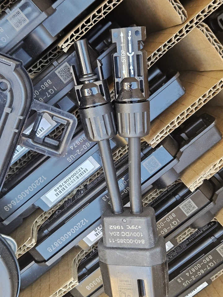 Microinversor Enphase IQ7 IQ7-60-2-US Nuevo Foto 4 de 4