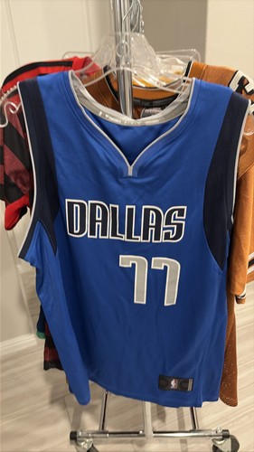 Luka Doncic #77 Mavericks Blue Jersey Fanatics Men’s Medium NWOT