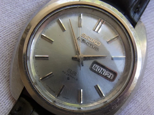 JUNK! SEIKO 5 ACTUS SS VINTAGE 6106-8440 AUTOMATIC 23 JEWEL SUWA MENS