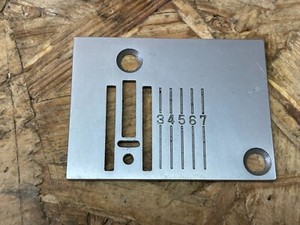 Stichplatte für Nähmaschine PFAFF 284 usw.