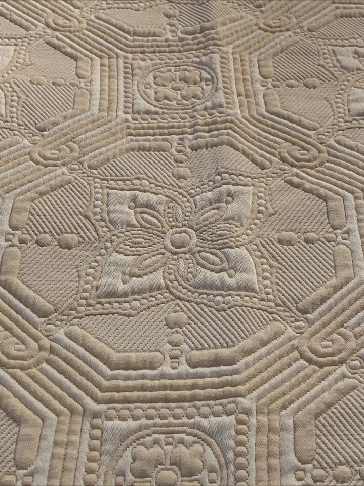 Vtg Colber Home Collection Bed Cover  Peachy  Pink Italy Mandala Queen /Full - Image 2 of 4