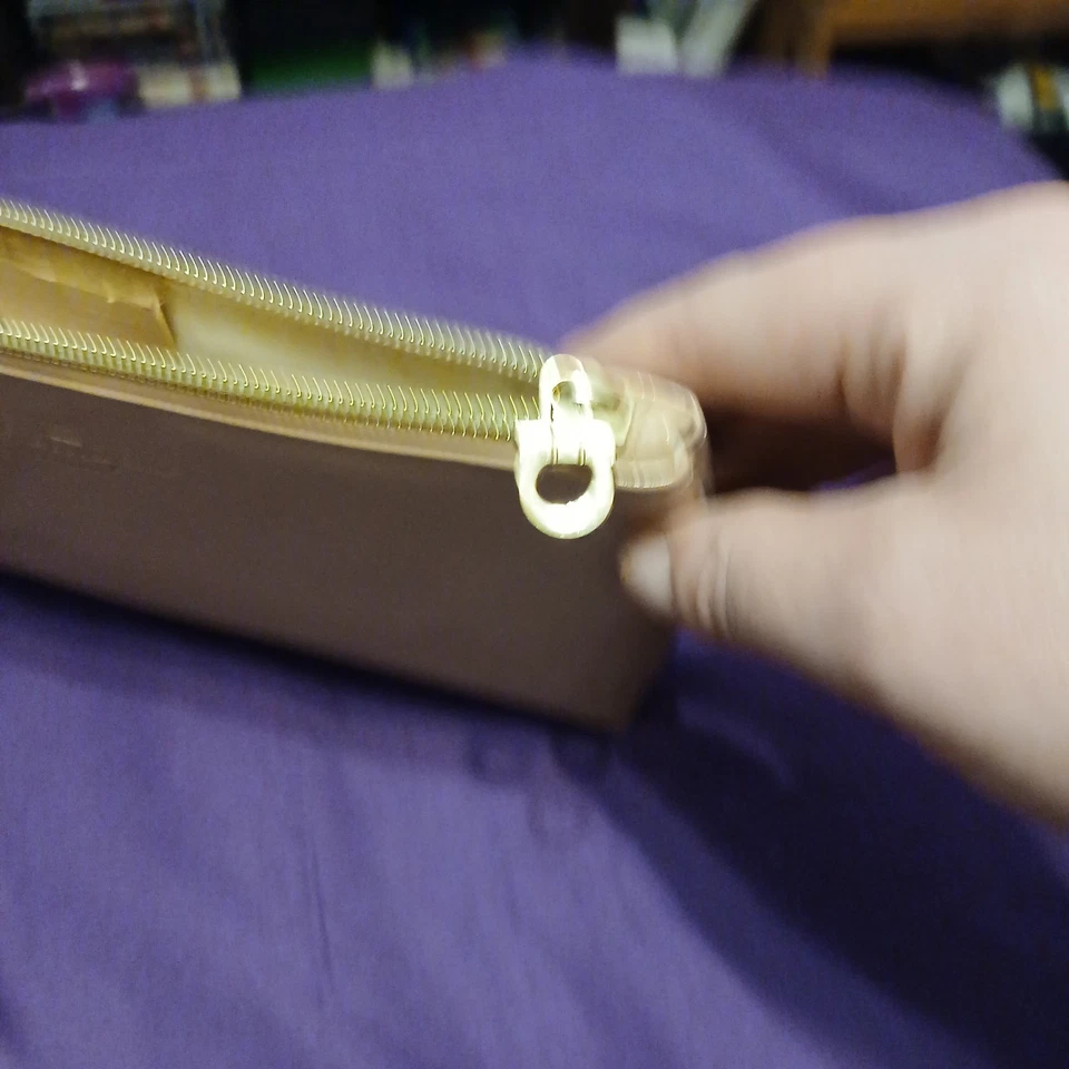 Bolso de cosméticos Salvatore Ferragamo perfumes imitación cuero rosa pálido Foto 3 de 4