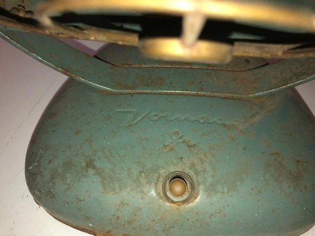 Ventilador de mesa de escritorio vintage de metal Vornado Jr modelo 1402 probado funcionando Foto 2 de 4