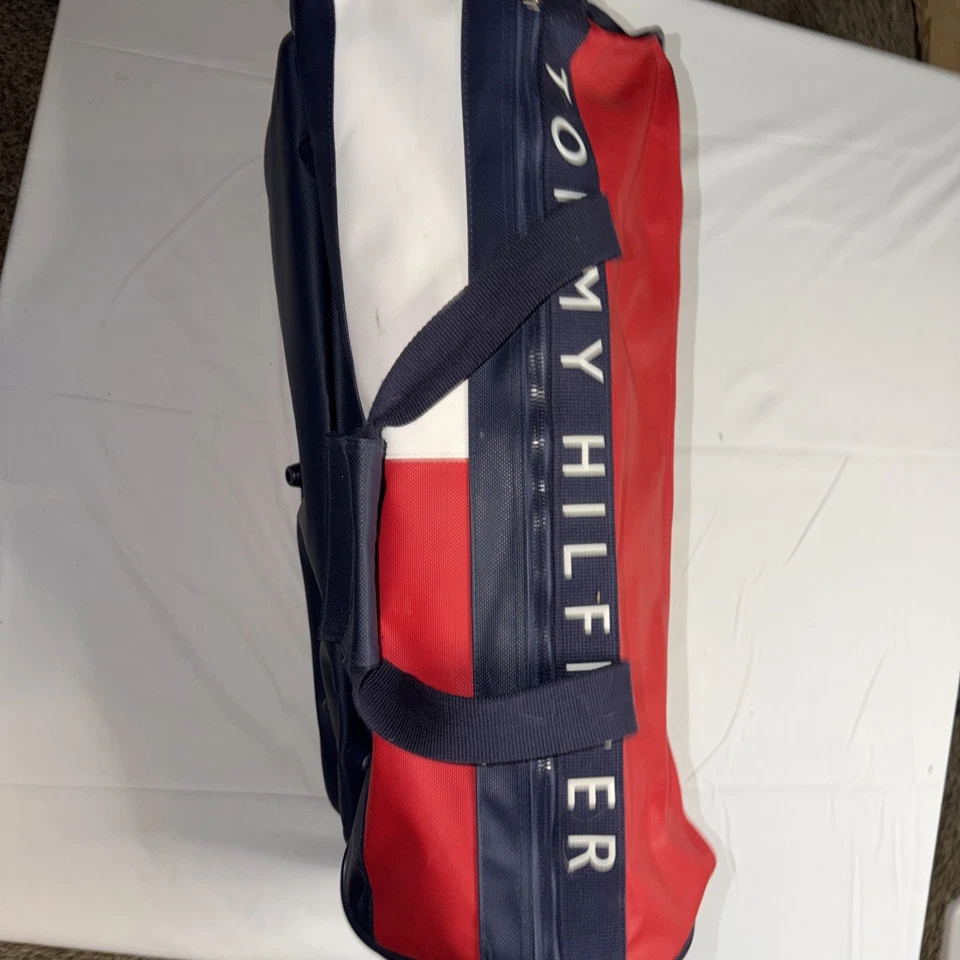 Bolsa de ombro vintage Tommy Hilfiger Duffel academia soletrar anos 90 bandeira retrô azul marinho - Imagem 2 de 4