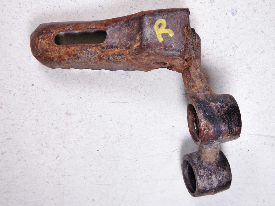 78 SUZUKI DR370 DR 370 ESTRIBO LATERAL DERECHO ESTRIBO Y SOPORTE Foto 4 de 4