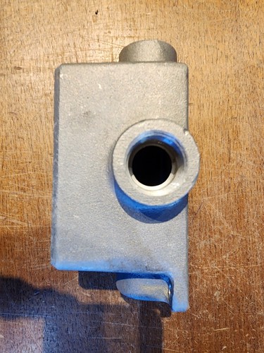 NOS Crouse Hinds FSCT2 Condulet Single Gang Device Box Iron 3 HUB 3/4in - Picture 6 of 7