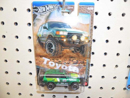 Toyota Land Cruiser 80 2025 Hot Wheels Silver Series verde