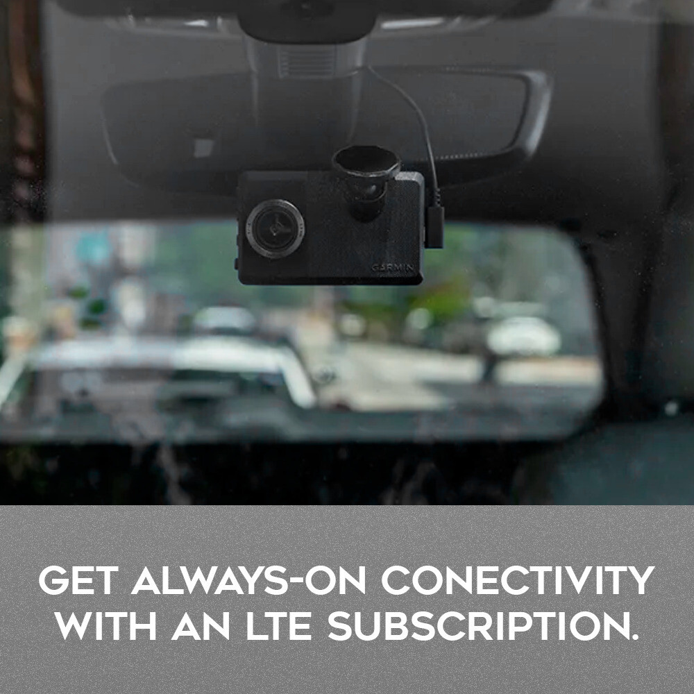Комплект видеорегистратора Garmin Dash Cam Live с кабелем постоянного питания и картой microSDXC емкостью 128 ГБ