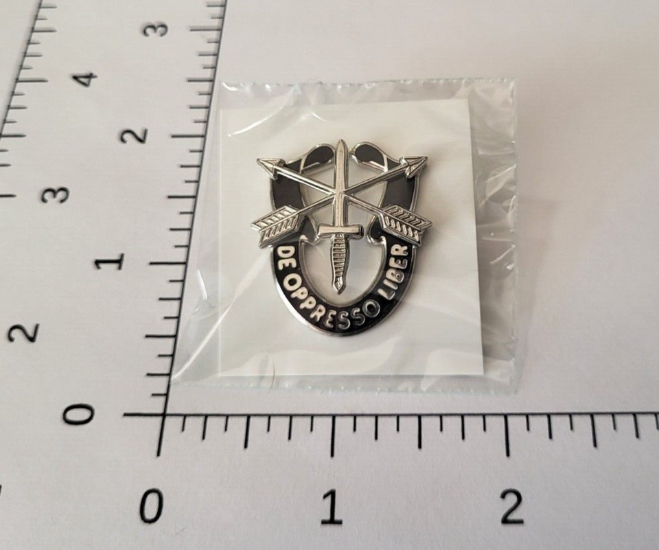 US Special Forces Lapel Pin De Oppresso Liber Insignia Pin Clutch Back