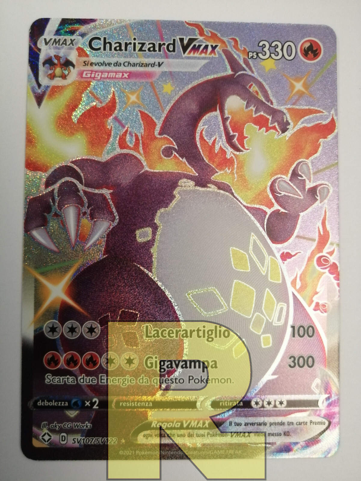 Cartão preto brilhante Pokémon Charizard Vmax em segunda mão durante 150  EUR em Villafranco del Guadiana na WALLAPOP