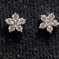 925 Sterling Silver Flower With Cz Stud Earrings.For Girl and Woman. New