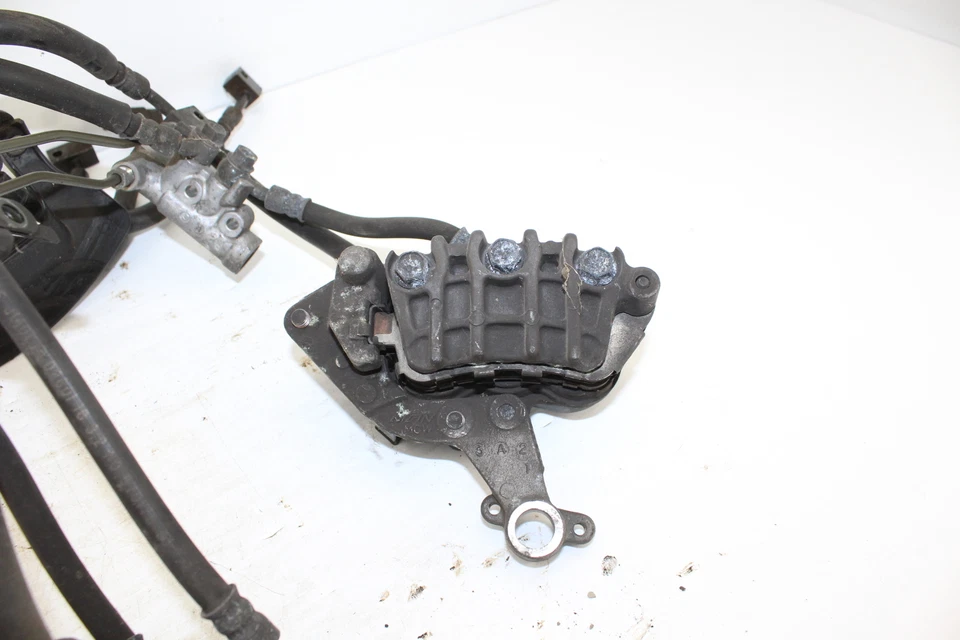 HONDA ST1300 ST1300A ST1300P ST1300PA RIGHT LEFT FRONT BRAKE CALIPER SET PAIR Foto 4 de 4