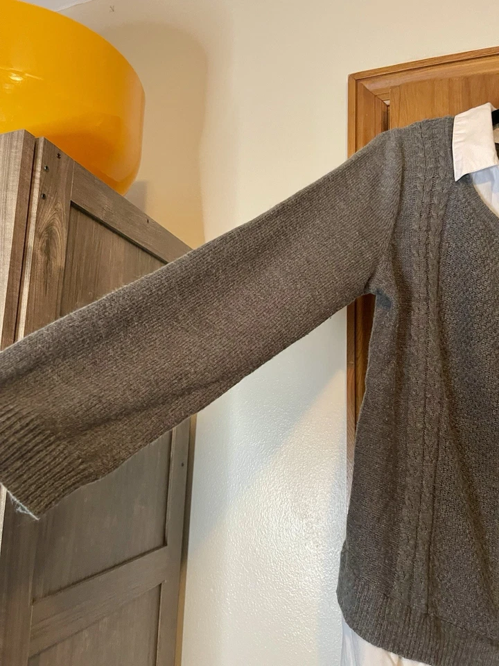 Suéter Top Glory Desteñido Talla XL (16-18) Gris Tejido con Cable con Acento Blusa Blanca Foto 3 de 4