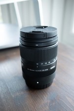 Sigma 18-50 mm f/2.8 DC DN attacco Fuji X