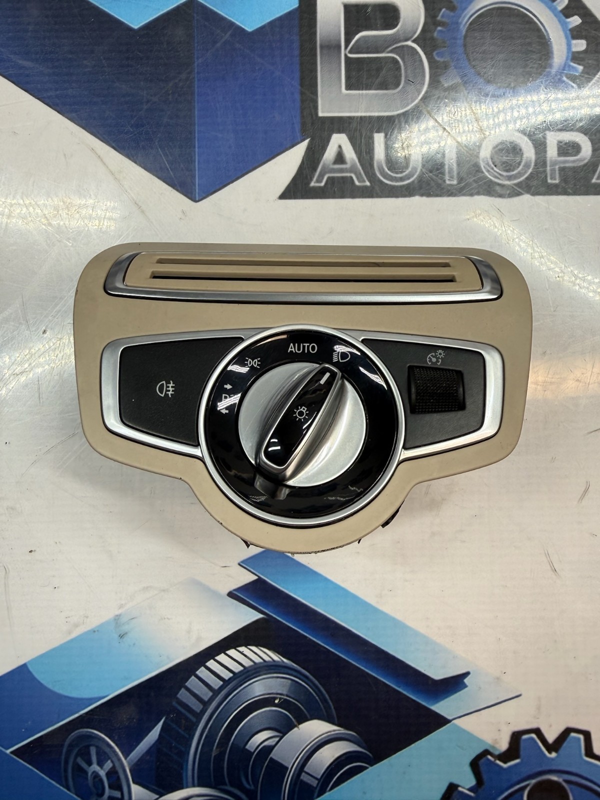 2015-2018 Mercedes-Benz C300 Headlight Switch Control A2059057007 OEM