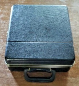 VINTAGE PLATT STORAGE CASE WITH FOAM LINER 12'' x 11''x 4 1/2'' CARRYING HANDLE