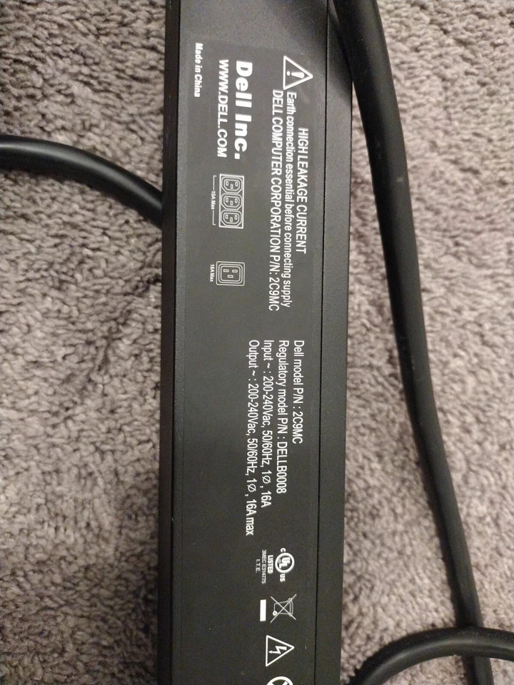 Dell Basic Rack Power Distribution Module (PDU) DELLB0008 - 2C9MC - 200–240 VAC - Image 3 of 4