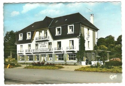 CPSM 22 SABLES-D'OR-LES-PINS, L'Hôtel Restaurant des Pins, circa 1960
