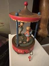 Thorens Movenment ANRI Wood Music Box Carousel Boys Trumpet Drum CAMELOT Musical