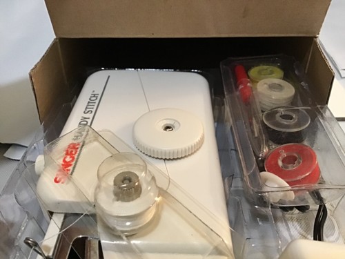 SINGER Portable/Travel Sewing Machine Handy Stitch CEX300K NIB! #BS-2.5 - Picture 10 of 10