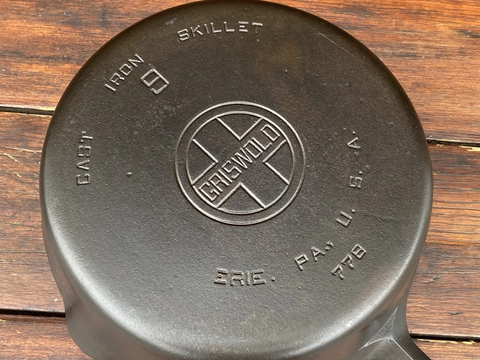 Griswold Cast Iron #9 DEEP Large Logo Skillet