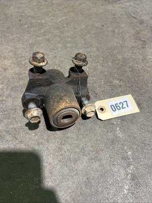 99-04 Ford F250 F350 4X4 4WD Front Shackle Frame Mount Bracket OE 5335-Ab