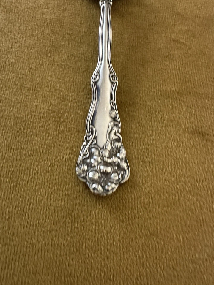 Tenedor para servir mediano BERWICK también conocido como DIANA Art Nouveau plateado sin monograma Foto 2 de 4