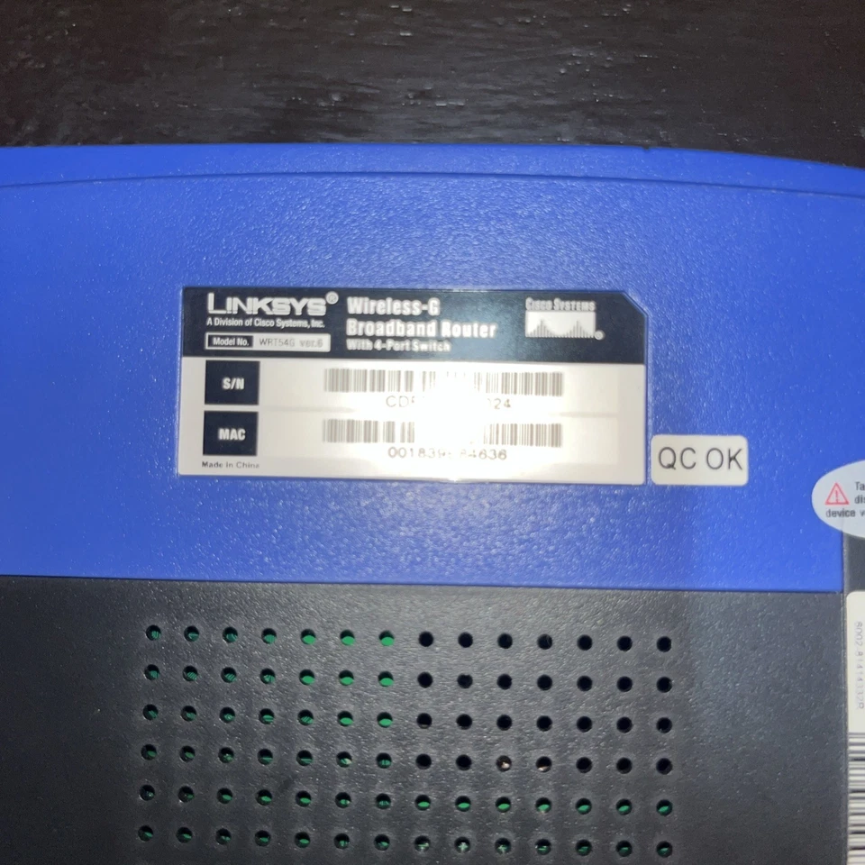 Linksys WRT54G 54 Mbps 4-Port 10/100 Wireless G Router No Power Cord - Image 4 of 4