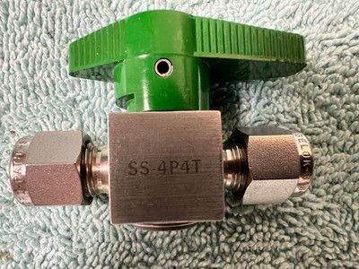 Nupro Swagelok SS-4P4T Quarter Turn Plug Valve ¼  Tubing w/ Nuts & Ferrules NEW