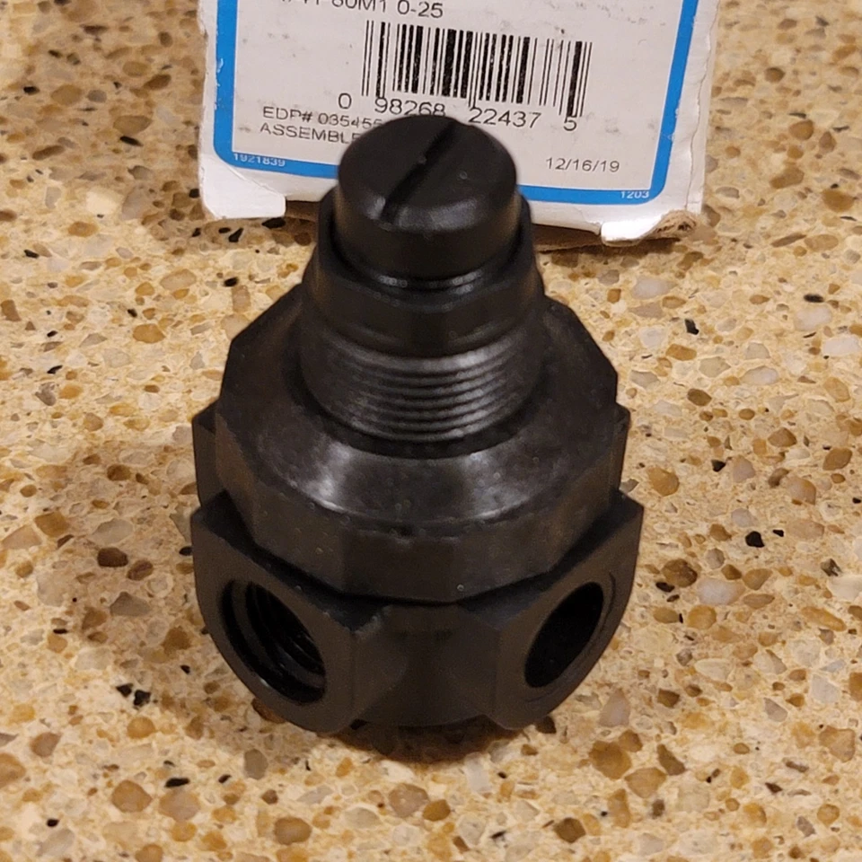 WATTS P60M1 0-25 Mini Plastic Water Pressure Regulator 1/4" NTP 0-25 PSI 4-Way - Image 3 of 4