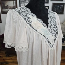 Vintage Val Mode Nightgown Medium Lingerie Pink Embroidered Lace Trim M-L 