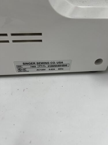Singer 7469Q Confidence Sewing Machine - Picture 7 of 19