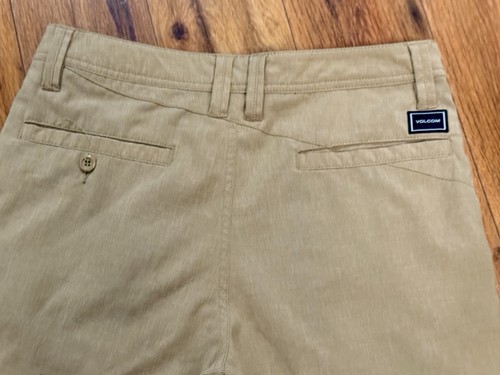 Volcom Men's Shorts Surf & Turf Khaki 29/9 Golf Fish Sports Performance Stretch - Picture 4 of 7