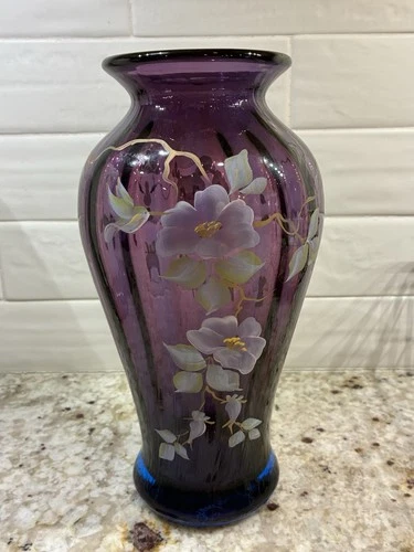 Fenton C Mackey Hummingbird Mulberry 9 3/4” Vase 46/1250 Hand Painted