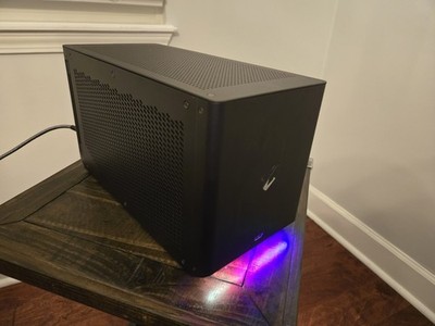 GIGABYTE AORUS RTX 3090 Gaming Box eGPU   24GB GDDR6X Watercooled Thunderbolt 3