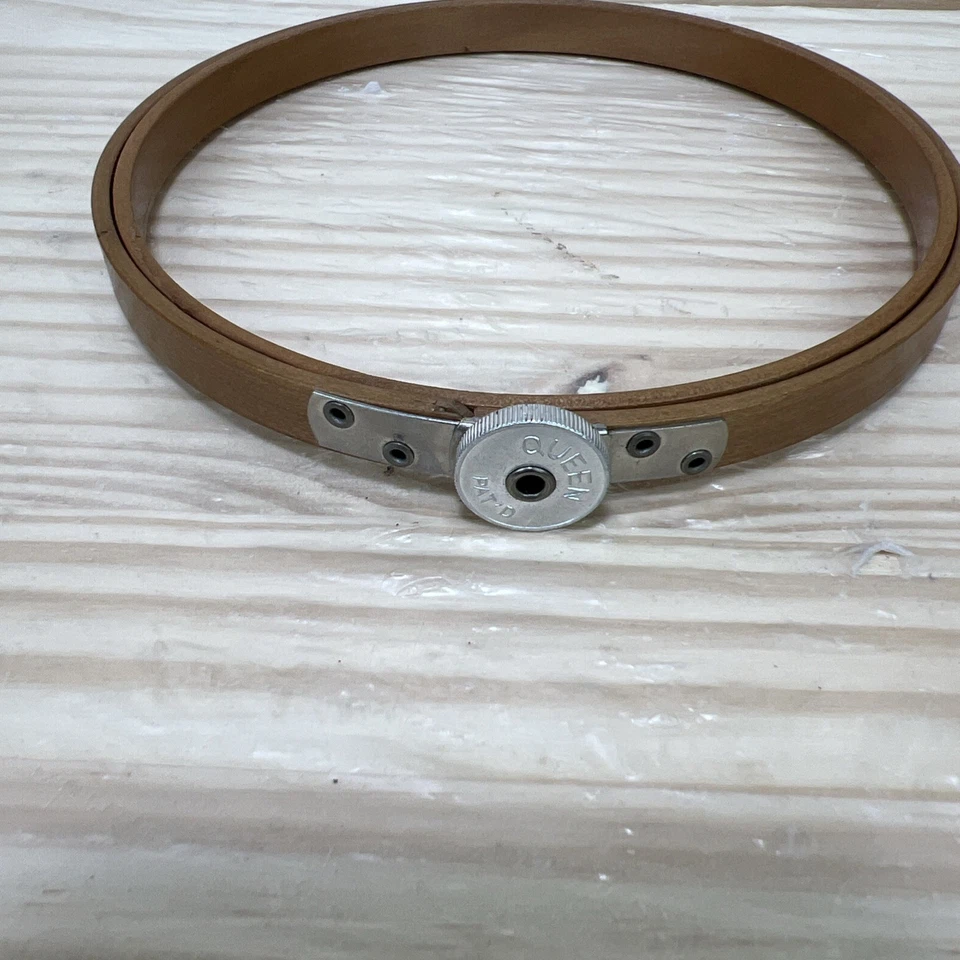 Vintage 6" Queen Wood Embroidery Hoop Tension Wheel Dial Felt Lined USA - Image 2 of 4