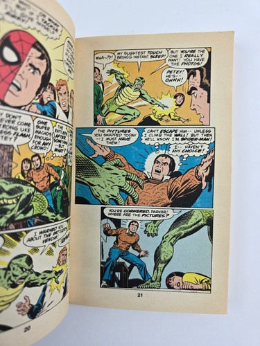1980 Amazing Spider-Man #2 by John Romita Comic Strips Pocket Paperback Book - Picture 5 of 7