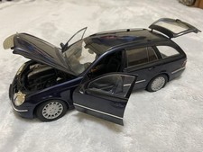 Kyosho Mercedes-Benz E-Klasse T-Modell 1/18