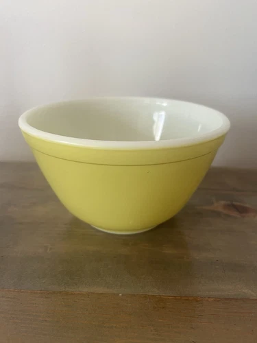 Vintage 1950's Pyrex #401 Primary YELLOW Nesting Mixing Bowl 1-1/2 Pint 1.5 Pt