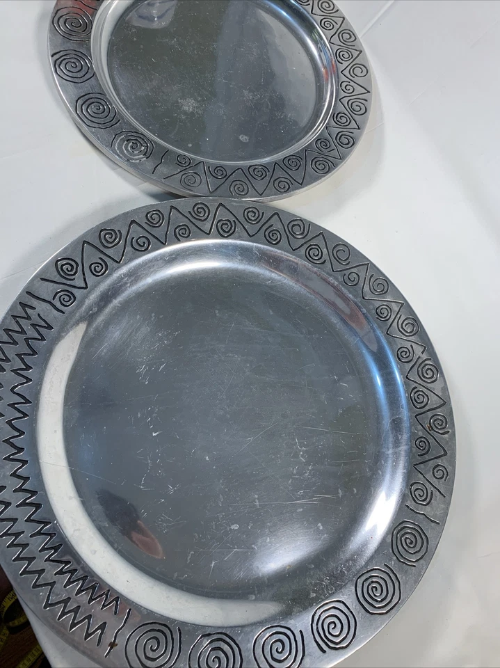 Juego de 4 bandejas Wilton Armetale Reggae Serveware de 14”, 12”, cuenco de 10” y carrito de vino Foto 2 de 4