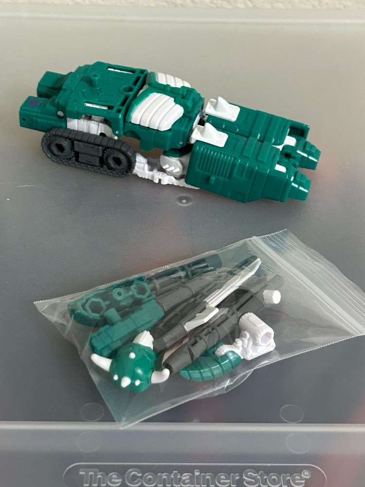 Transformers G2 CYBERTRONIAN TROOPER Buzzworthy Bumblebee Troop Builder