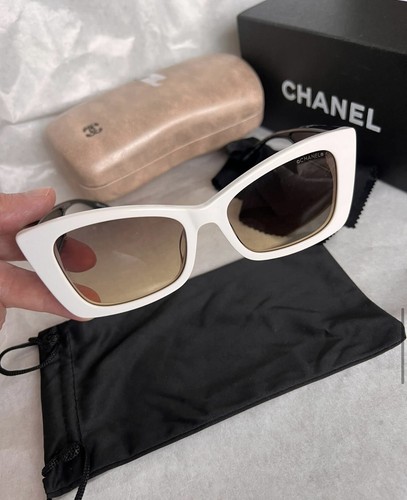 Occhiali da sole donna Chanel bianco e nero - Foto 4 di 15