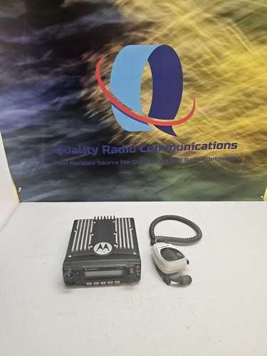 Motorola XTL2500 450-520 MHz UHF Two Way Radio M21SSM9PW1AN w Mic
