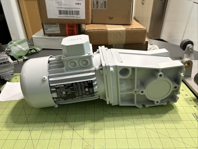 Lenze 0.37kW 3-Phase Electric Motor Gearbox Gear Hollow Reducer 44RPM GKR04-2M