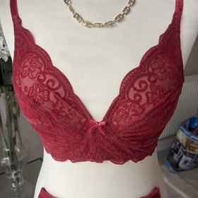 Triumph Rococo non wired Lace bra  Lingerie 34B + uk 10 BNWT