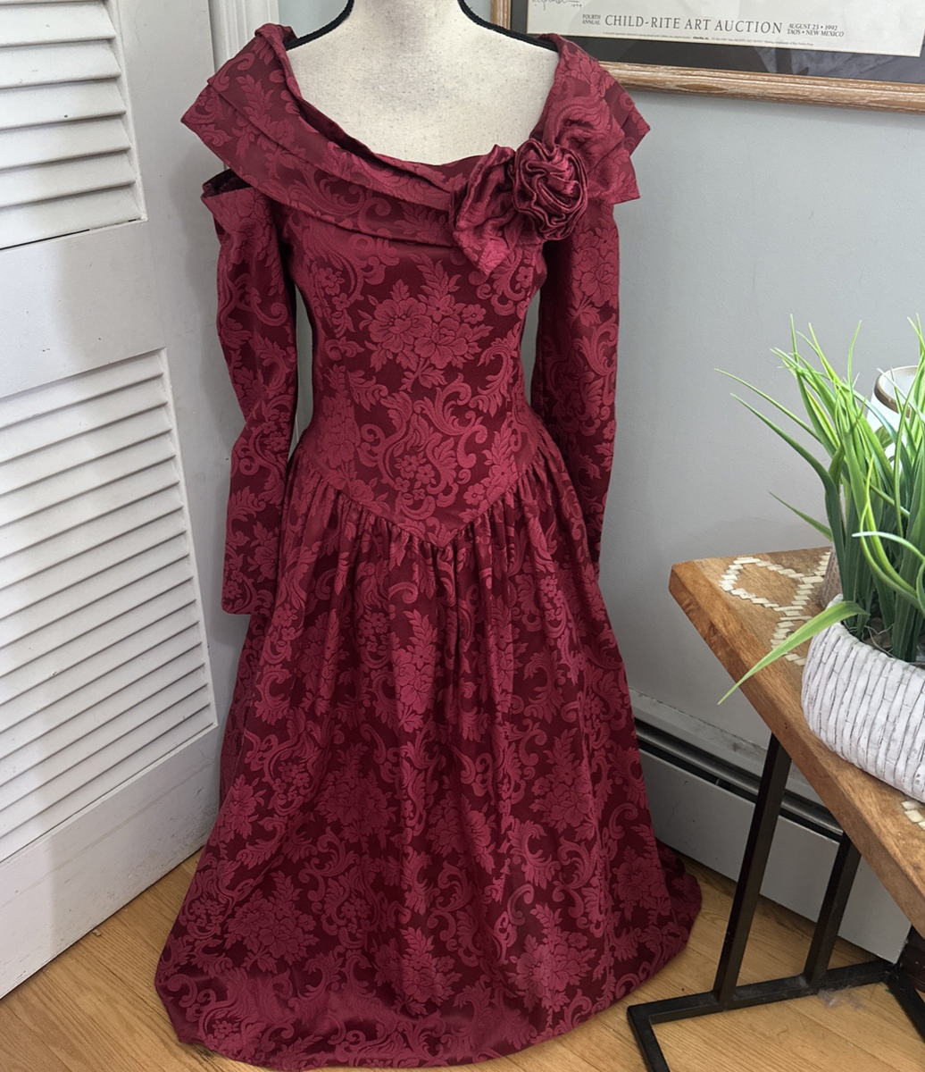 retro burgundy dress Vintage Jessica McClintock 6 80s Gothic Victorian Regency Color:Light Champagne--C black sequin mini dress classy 1940s red dress Short Lace Wedding Dress， created with exquisite craftsmanship
